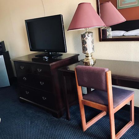 Executive Inn テクサーカナ エクステリア 写真