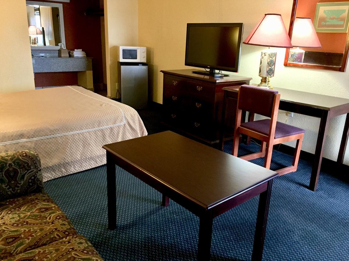Executive Inn テクサーカナ エクステリア 写真