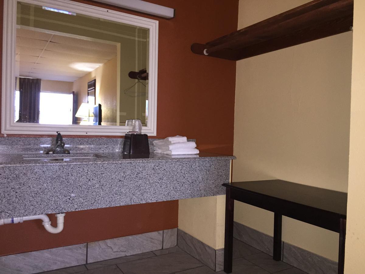 Executive Inn テクサーカナ エクステリア 写真