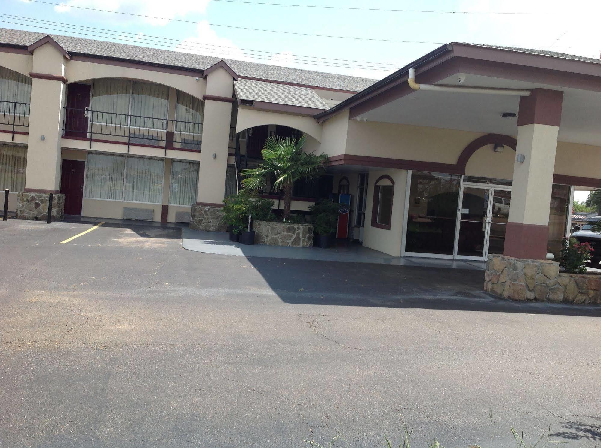 Executive Inn テクサーカナ エクステリア 写真