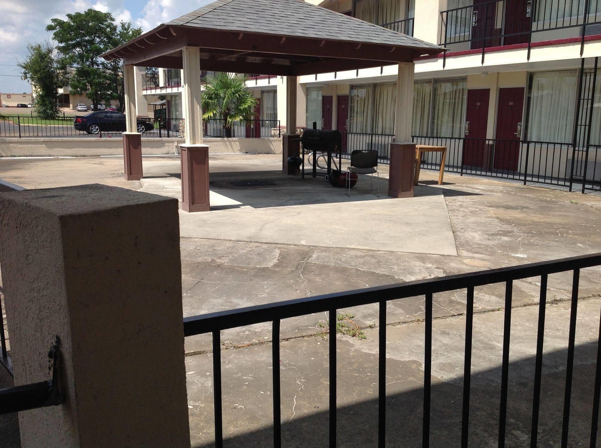 Executive Inn テクサーカナ エクステリア 写真