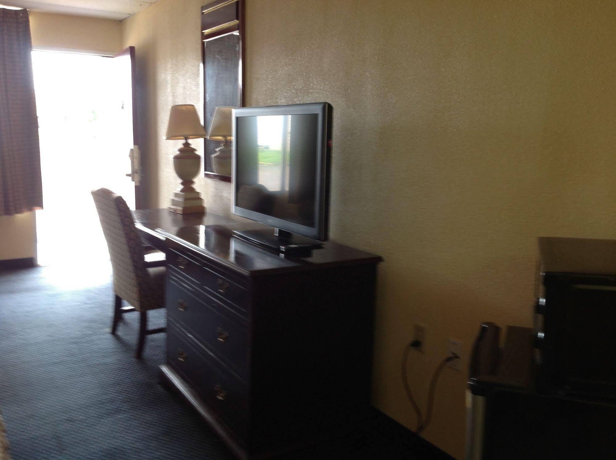 Executive Inn テクサーカナ エクステリア 写真