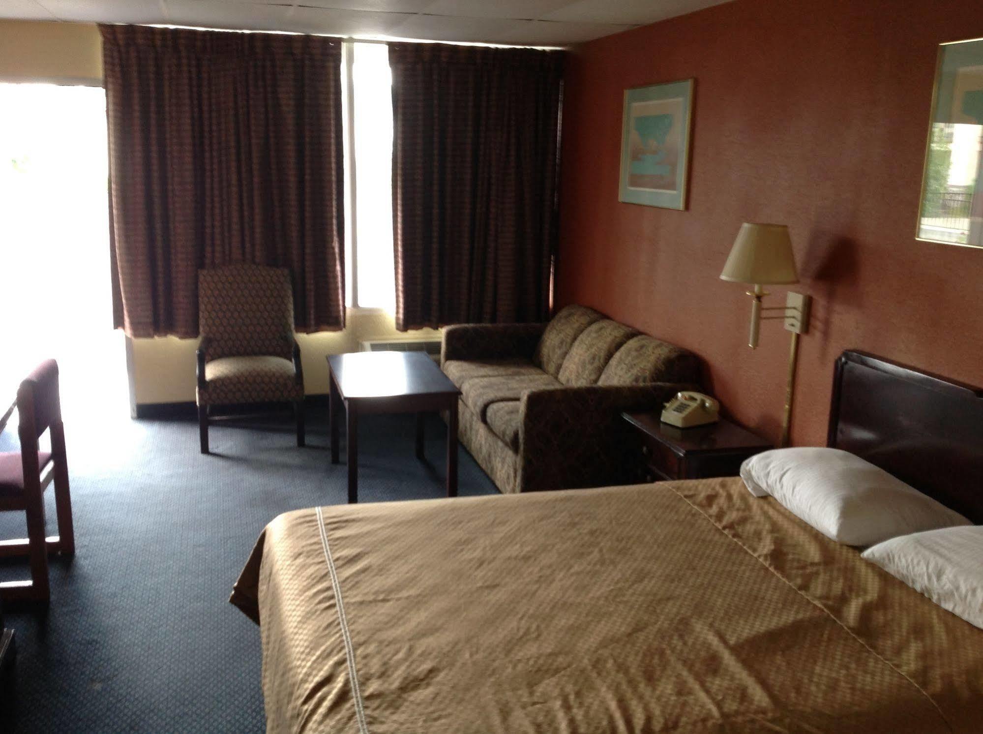 Executive Inn テクサーカナ エクステリア 写真