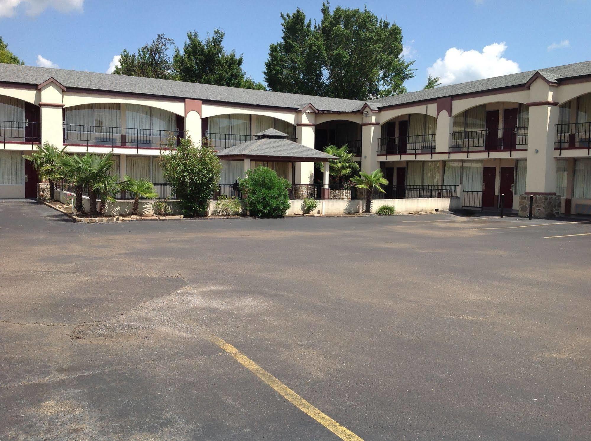 Executive Inn テクサーカナ エクステリア 写真