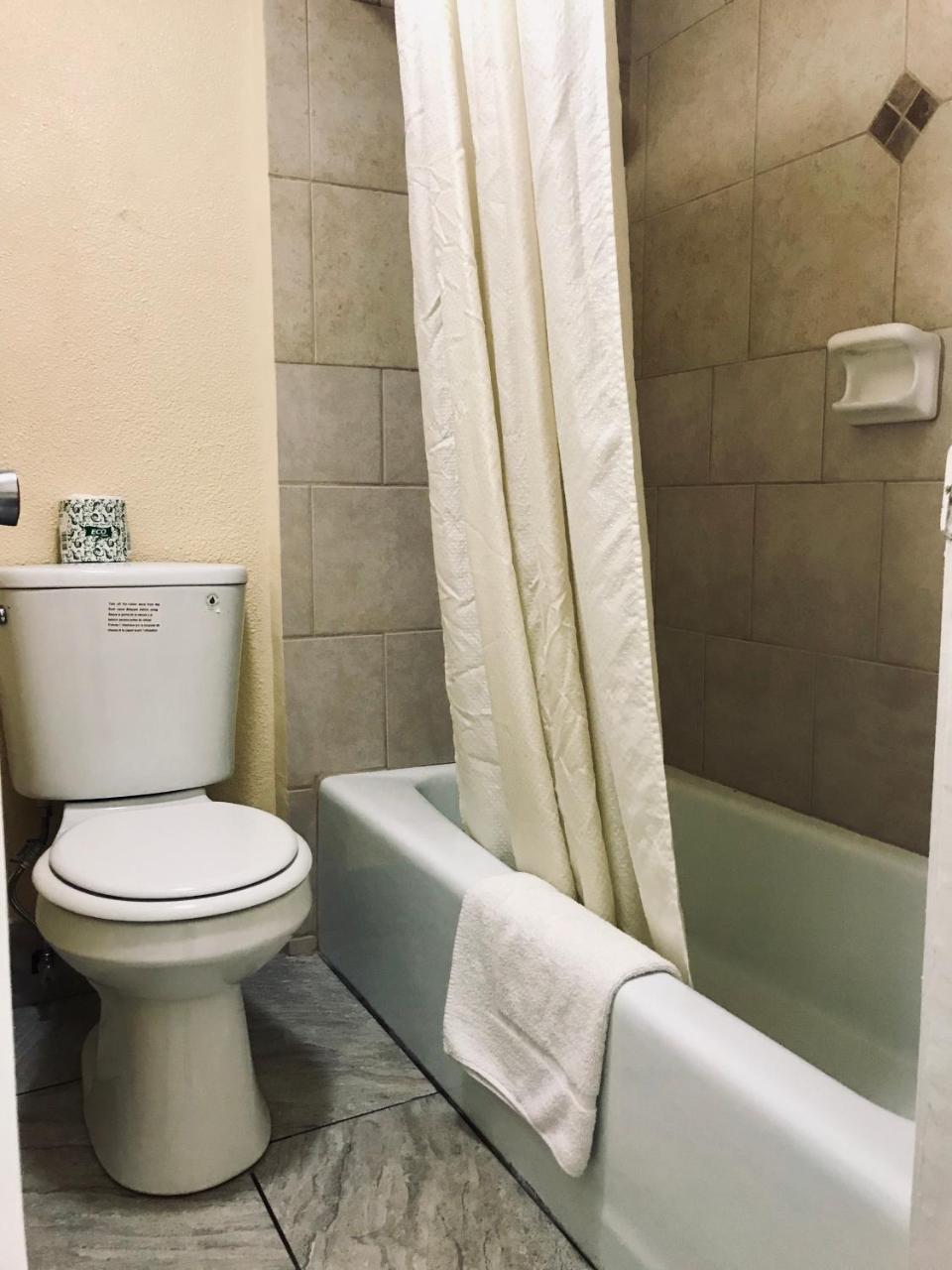 Executive Inn テクサーカナ エクステリア 写真