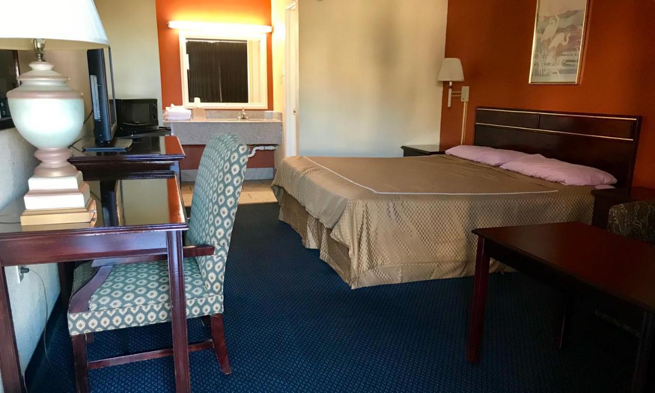 Executive Inn テクサーカナ エクステリア 写真