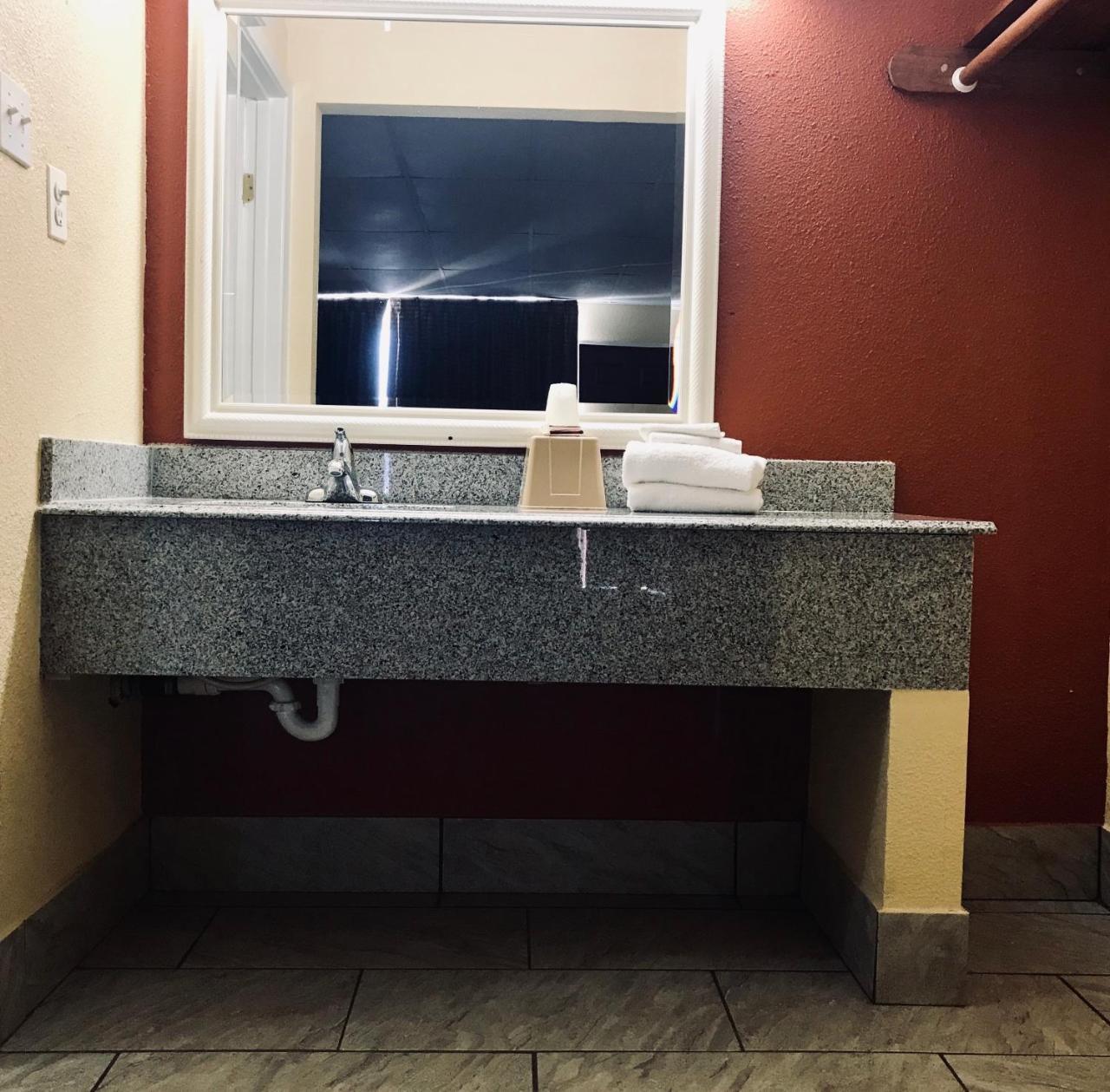 Executive Inn テクサーカナ エクステリア 写真