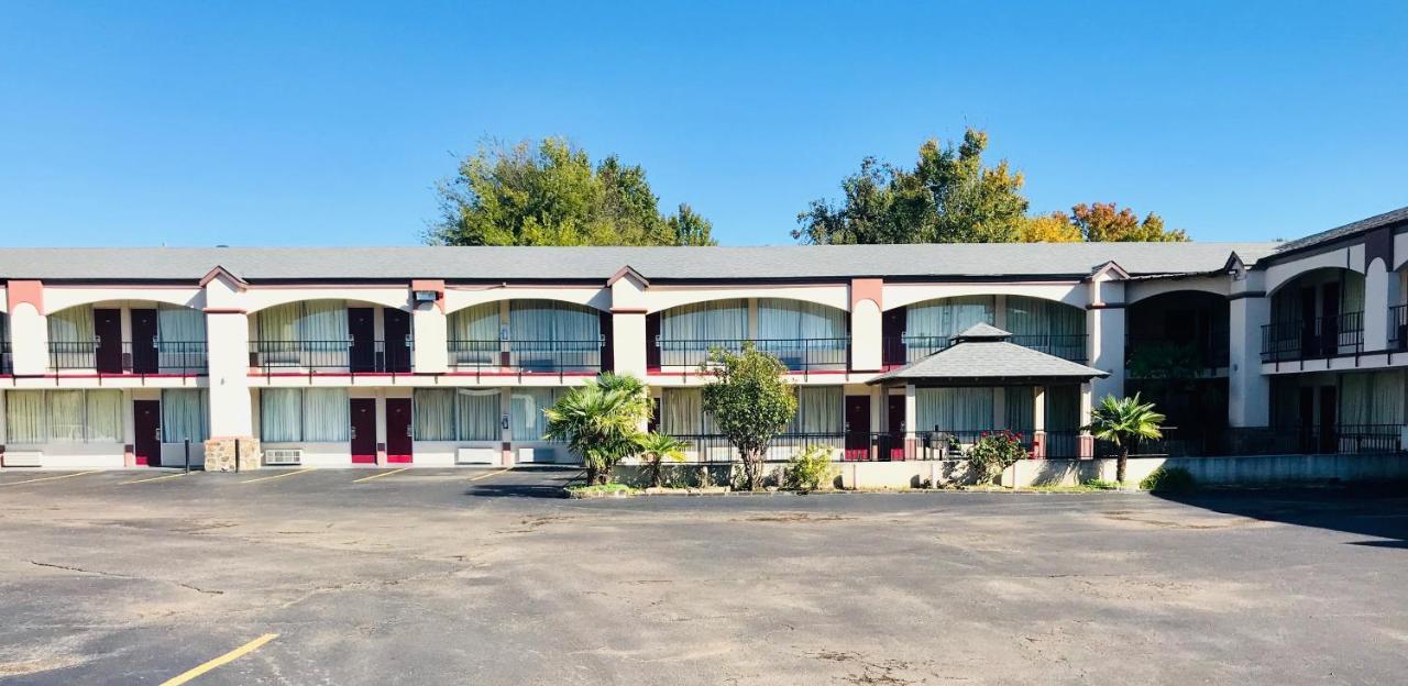 Executive Inn テクサーカナ エクステリア 写真