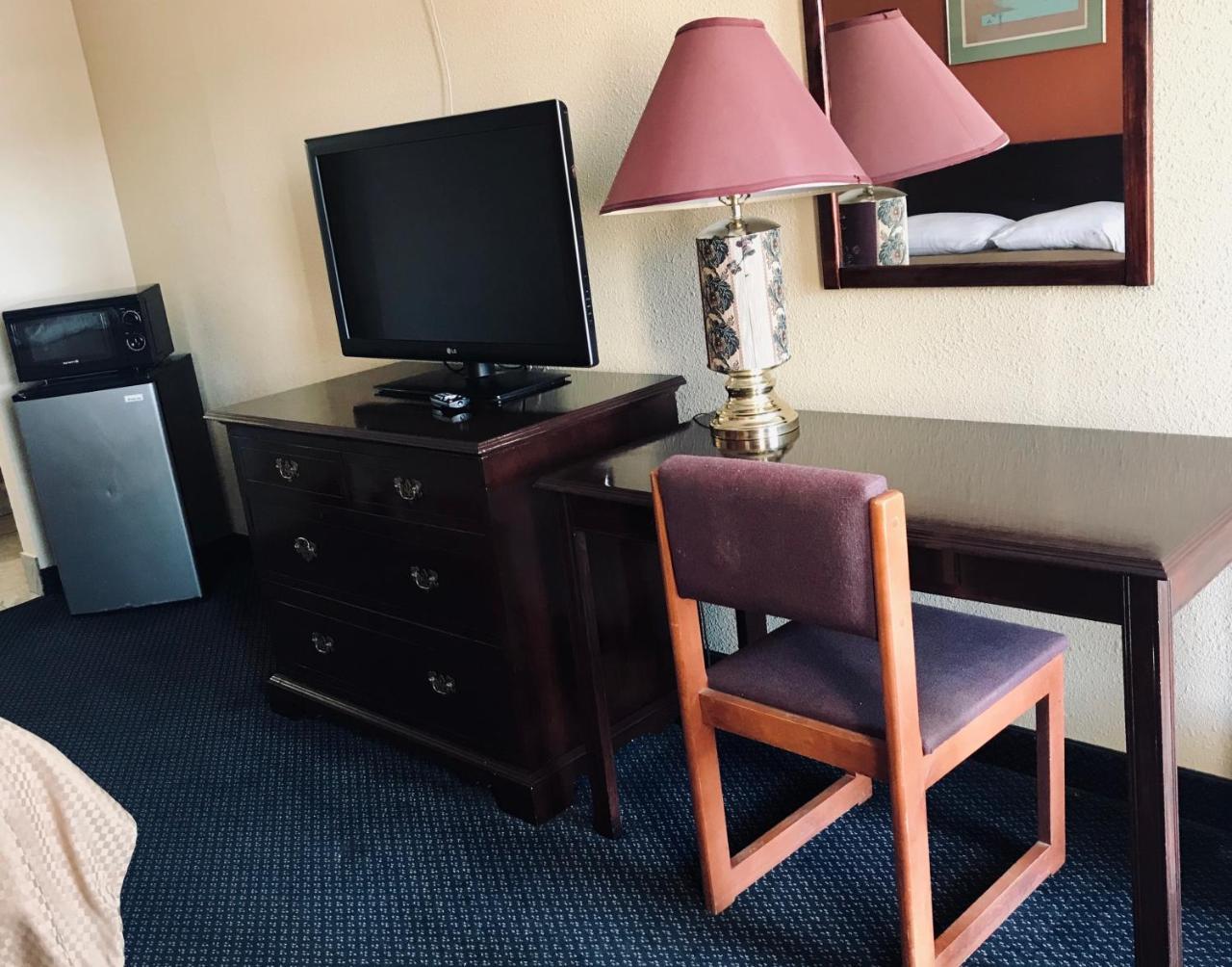 Executive Inn テクサーカナ エクステリア 写真